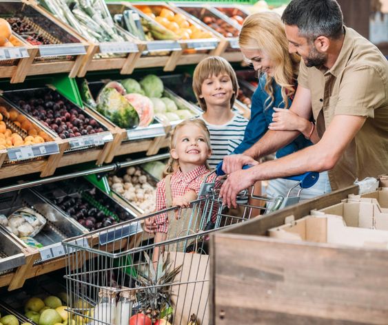 familia en la compra